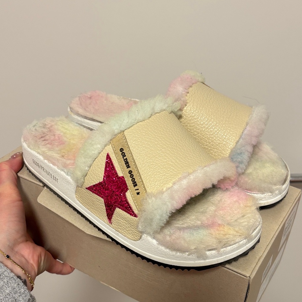 Golden Goose Beige and Red Star Slippers